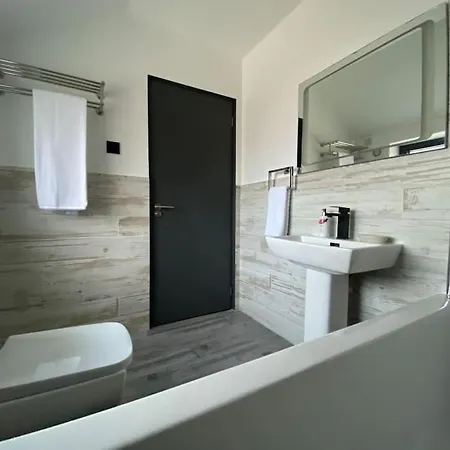 Stunning Modern 3br House, Free Parking & Garden Holiday home Leeds (West Yorkshire)