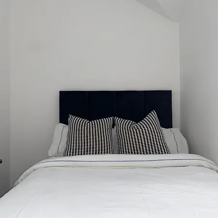 Stunning Modern 3br House, Free Parking & Garden Holiday home Leeds (West Yorkshire)