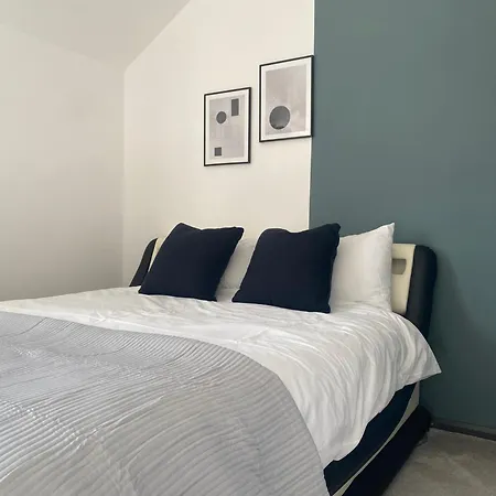 Stunning Modern 3br House, Free Parking & Garden *