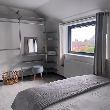Stunning Modern 3br House, Free Parking & Garden Holiday home Leeds (West Yorkshire)