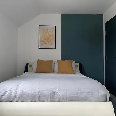 Stunning Modern 3br House, Free Parking & Garden * Leeds (West Yorkshire)
